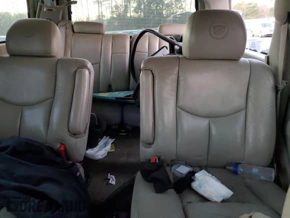 2006 Cadillac Escalade с VIN 1GYEC63N56R102187, выставлен на аукционе Copart как лот 82010374 с пробегом 203 219 миль миль и На запчасти • Non repairable. История ставок и продаж доступна на DreamBid. Изображение 10.