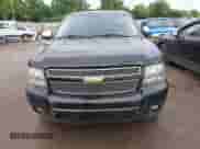 2009 Chevrolet Suburban LTZ z VIN 1GNFK36399R290858, wystawiony jako IAAI lot #42738830 z przebiegiem 214 790 mil mil oraz . Historia ofert i sprzedaży dostępna na DreamBid. Obrazek 12.