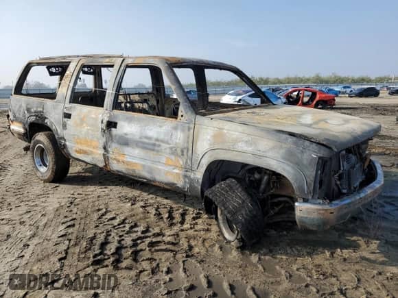 1997 Chevrolet Suburban с VIN 3GNFK16R8VG121000, выставлен на аукционе Copart как лот 83406924 с пробегом Не указан миль и На запчасти • Non repairable. История ставок и продаж доступна на DreamBid. Изображение 4.