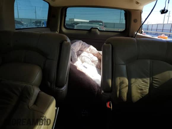 2000 Chevrolet Suburban LT with VIN 3GNFK16T7YG202151, listed as a Copart auction lot 60194814 with Not provided miles and Salvage title. Bid and sale history available at DreamBid. Image 10.