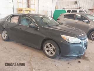 2015 Chevrolet Malibu LS z VIN 1G11B5SL2FF222881, wystawiony jako IAAI lot #43165761 z przebiegiem 153 484 mil mil oraz . Historia ofert i sprzedaży dostępna na DreamBid. Obrazek 1.