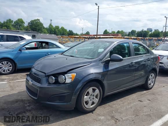 2013 Chevrolet Sonic LS с VIN 1G1JA5SH5D4132230, выставлен на аукционе IAAI как лот 42880023 с пробегом 101 485 миль миль и . История ставок и продаж доступна на DreamBid. Изображение 2.