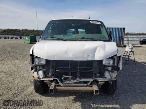 2013 Chevrolet Express Cargo z VIN 1GCWGGFA0D1109475, wystawiony jako Copart lot #69848905 z przebiegiem 172 728 mil mil oraz Szkoda całkowita • Salvage title. Historia ofert i sprzedaży dostępna na DreamBid. Obrazek 5.
