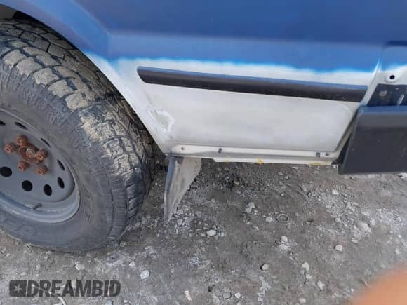 2002 Land Rover Discovery Cloth with VIN SALTY15462A765727, listed as a IAAI auction lot 41392404 with 141,132 mi miles and . Bid and sale history available at DreamBid. Image 6.