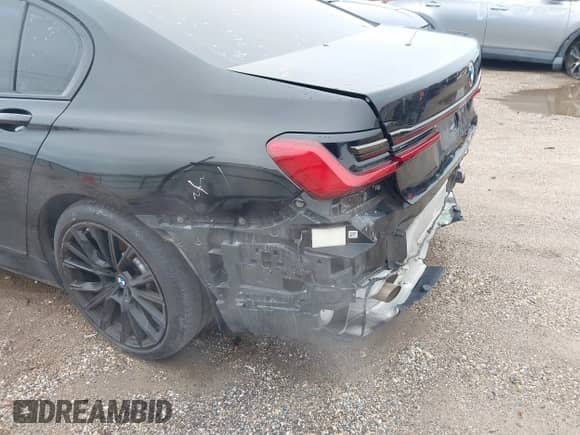 2021 BMW 7 Series 740i z VIN WBA7T2C06MCE57381, wystawiony jako IAAI lot #41620500 z przebiegiem 58 326 mil mil oraz . Historia ofert i sprzedaży dostępna na DreamBid. Obrazek 18.