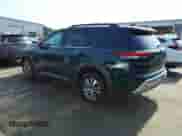 2022 Nissan Pathfinder SL z VIN 5N1DR3CA0NC223590, wystawiony jako IAAI lot #42693673 z przebiegiem Nie podano mil oraz . Historia ofert i sprzedaży dostępna na DreamBid. Obrazek 3.