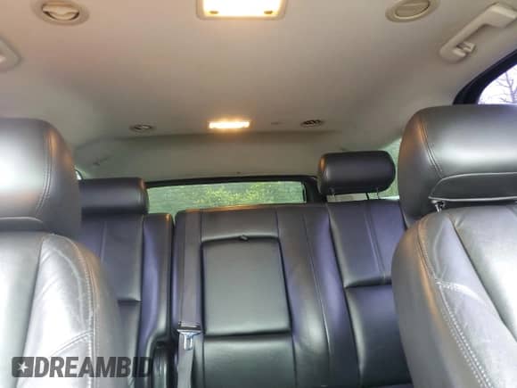 2010 Chevrolet Tahoe LT с VIN 1GNUKBE07AR215721, выставлен на аукционе Copart как лот 60985255 с пробегом 132 226 миль миль и На запчасти • Non repairable. История ставок и продаж доступна на DreamBid. Изображение 10.