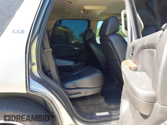 2008 Chevrolet Tahoe 3LT with VIN 1GNFC13018R154833, listed as a IAAI auction lot 42232738 with 243,993 mi miles and . Bid and sale history available at DreamBid. Image 8.