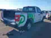 2018 Ford F-150 XL z VIN 1FTMF1CB3JKE97392, wystawiony jako IAAI lot #43264387 z przebiegiem 163 656 mil mil oraz . Historia ofert i sprzedaży dostępna na DreamBid. Obrazek 4.