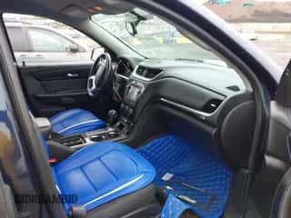 2015 Chevrolet Traverse LT z VIN 1GNKVGKD1FJ299608, wystawiony jako IAAI lot #42443788 z przebiegiem 135 254 mil mil oraz . Historia ofert i sprzedaży dostępna na DreamBid. Obrazek 5.