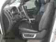 2024 Ram 1500 Laramie z VIN 1C6SRFJT3RN203885, wystawiony jako Copart lot #70130805 z przebiegiem 31 423 mil mil oraz Szkoda całkowita • Salvage title. Historia ofert i sprzedaży dostępna na DreamBid. Obrazek 7.