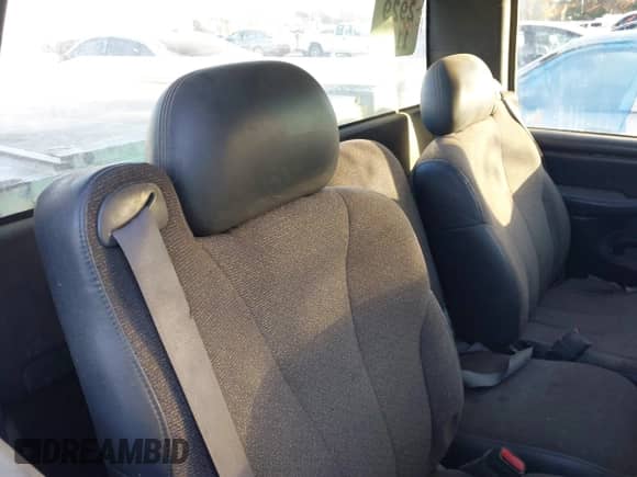 1999 Chevrolet Silverado 2500 с VIN 1GCGC24U3XE170980, выставлен на аукционе IAAI как лот 41411196 с пробегом Не указан миль и . История ставок и продаж доступна на DreamBid. Изображение 8.