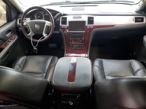 2009 Cadillac Escalade z VIN 1GYFC13289R220946, wystawiony jako Copart lot #66298703 z przebiegiem 184 914 mil mil oraz Szkoda całkowita • Salvage title. Historia ofert i sprzedaży dostępna na DreamBid. Obrazek 8.