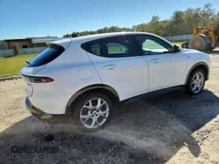 2024 Dodge Hornet R/T z VIN ZACPDFCW5R3A35153, wystawiony jako Copart lot #87227955 z przebiegiem 37 996 mil mil oraz Nie do naprawy • Non repairable. Historia ofert i sprzedaży dostępna na DreamBid. Obrazek 3.