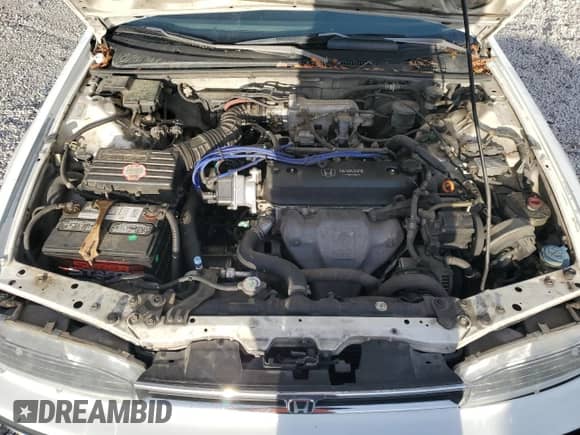 1993 Honda Accord LX с VIN 1HGCB7555PA075576, выставлен на аукционе Copart как лот 87296714 с пробегом 230 192 миль миль и Списание • Salvage title. История ставок и продаж доступна на DreamBid. Изображение 13.