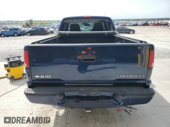 2002 Chevrolet S-10 LS с VIN 1GCCS19W928106357, выставлен на аукционе Copart как лот 70679175 с пробегом 120 533 миль миль и Списание • Salvage title. История ставок и продаж доступна на DreamBid. Изображение 6.