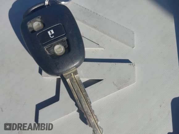 2015 Toyota RAV4 LE с VIN JTMBFREV4FJ023994, выставлен на аукционе IAAI как лот 43236158 с пробегом 160 674 миль миль и . История ставок и продаж доступна на DreamBid. Изображение 11.