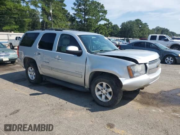 2011 Chevrolet Tahoe LT z VIN 1GNSCBE0XBR233930, wystawiony jako Copart lot #70547255 z przebiegiem 161 223 mil mil oraz Szkoda całkowita • Salvage title. Historia ofert i sprzedaży dostępna na DreamBid. Obrazek 4.