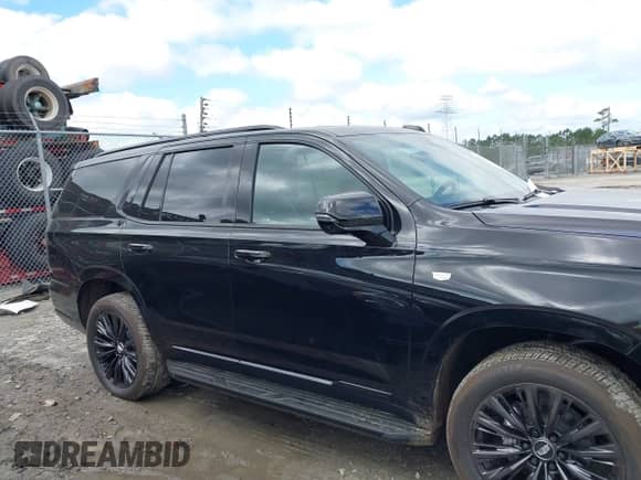 2025 Cadillac Escalade with VIN 1GYS9ERL6SR126042, listed as a IAAI auction lot 42385657 with 28 mi miles and . Bid and sale history available at DreamBid. Image 13.