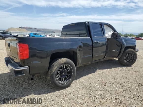2015 Chevrolet Silverado 1500 LT z VIN 1GCRCREH4FZ235636, wystawiony jako Copart lot #58668605 z przebiegiem 147 207 mil mil oraz Szkoda całkowita • Salvage title. Historia ofert i sprzedaży dostępna na DreamBid. Obrazek 3.