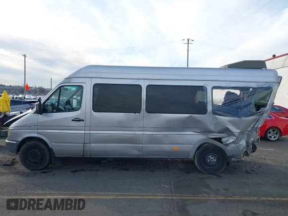 2004 Dodge Sprinter with VIN WD5PD744X45642082, listed as a IAAI auction lot 41414833 with 377,353 mi miles and . Bid and sale history available at DreamBid. Image 13.