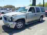 2000 Cadillac Escalade z VIN 1GYEK63RXYR217814, wystawiony jako IAAI lot #42528711 z przebiegiem 347 863 mil mil oraz . Historia ofert i sprzedaży dostępna na DreamBid. Obrazek 2.