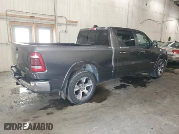 2020 Ram 1500 Laramie z VIN 1C6SRFRT1LN240624, wystawiony jako Copart lot #50367915 z przebiegiem 119 303 mil mil oraz Szkoda całkowita • Salvage title. Historia ofert i sprzedaży dostępna na DreamBid. Obrazek 3.