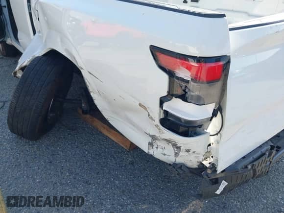 2024 Nissan Frontier S z VIN 1N6ED1CL9RN637505, wystawiony jako IAAI lot #41539688 z przebiegiem 15 924 mil mil oraz . Historia ofert i sprzedaży dostępna na DreamBid. Obrazek 16.