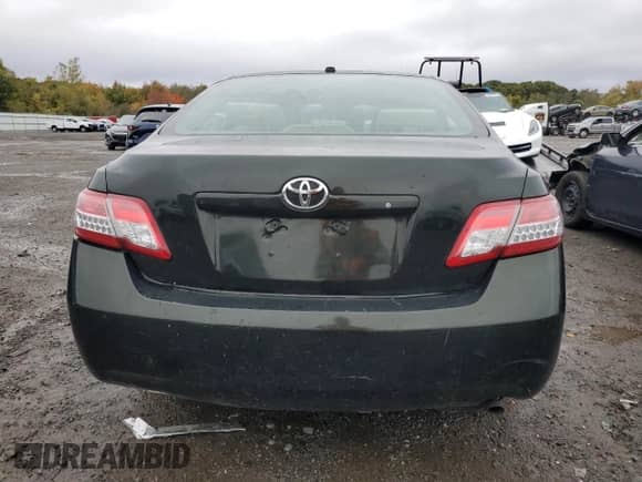 2011 Toyota Camry LE z VIN 4T4BF3EK0BR091772, wystawiony jako Copart lot #86333475 z przebiegiem 224 658 mil mil oraz Czysty tytuł • Clean title. Historia ofert i sprzedaży dostępna na DreamBid. Obrazek 6.