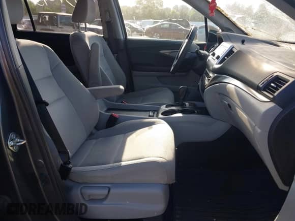 2017 Honda Pilot LX z VIN 5FNYF5H17HB007939, wystawiony jako IAAI lot #42557095 z przebiegiem 176 028 mil mil oraz . Historia ofert i sprzedaży dostępna na DreamBid. Obrazek 5.