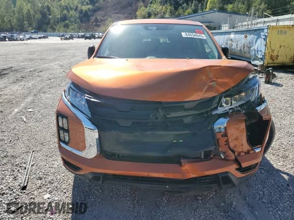 2021 Mitsubishi Outlander ES z VIN JA4ARUAU2MU008855, wystawiony jako Copart lot #84654645 z przebiegiem Nie podano mil oraz Szkoda całkowita • Salvage title. Historia ofert i sprzedaży dostępna na DreamBid. Obrazek 5.