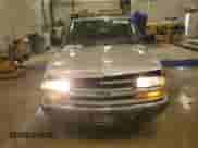 2001 Chevrolet Blazer LS z VIN 1GNCT18WX1K102325, wystawiony jako Copart lot #45460265 z przebiegiem 190 351 mil mil oraz Czysty tytuł • Clean title. Historia ofert i sprzedaży dostępna na DreamBid. Obrazek 5.