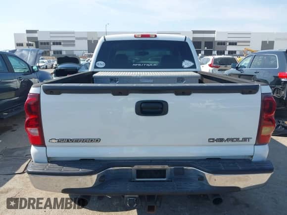 2003 Chevrolet Silverado 1500HD LS с VIN 1GCGK13U13F191605, выставлен на аукционе IAAI как лот 43012310 с пробегом 352 020 миль миль и . История ставок и продаж доступна на DreamBid. Изображение 16.