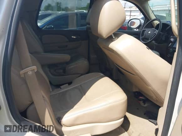 2011 Chevrolet Tahoe LTZ с VIN 1GNSCCE07BR383452, выставлен на аукционе IAAI как лот 43137193 с пробегом 219 990 миль миль и . История ставок и продаж доступна на DreamBid. Изображение 8.