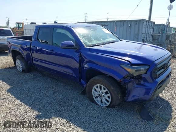 2024 Toyota Tacoma TRD Off Road with VIN 3TMLB5JN7RM001123, listed as a IAAI auction lot 43085472 with 35,813 mi miles and . Bid and sale history available at DreamBid. Image 1.