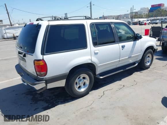 1999 Ford Explorer XLT с VIN 1FMZU32P7XZB02842, выставлен на аукционе IAAI как лот 42686057 с пробегом 187 266 миль миль и . История ставок и продаж доступна на DreamBid. Изображение 4.
