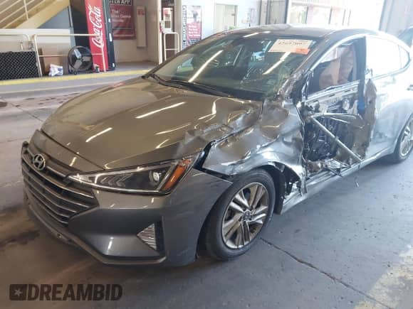 2019 Hyundai Elantra SEL z VIN 5NPD84LF1KH460453, wystawiony jako IAAI lot #42697097 z przebiegiem 24 926 mil mil oraz . Historia ofert i sprzedaży dostępna na DreamBid. Obrazek 6.