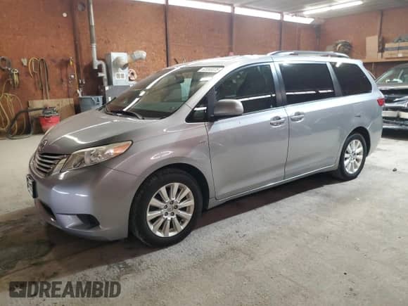 2016 Toyota Sienna LE with VIN 5TDJK3DC8GS133522, listed as a Copart auction lot 62090075 with 57,347 mi miles and Salvage title. Bid and sale history available at DreamBid. Image 1.