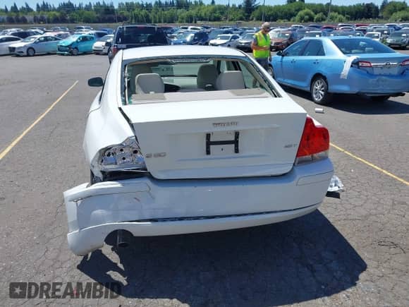 2005 Volvo S60 с VIN YV1RS592452432485, выставлен на аукционе IAAI как лот 42663011 с пробегом 177 739 миль миль и . История ставок и продаж доступна на DreamBid. Изображение 6.