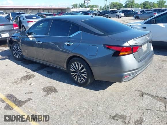 2024 Nissan Altima SV with VIN 1N4BL4DV8RN365562, listed as a IAAI auction lot 42608909 with 38,821 mi miles and . Bid and sale history available at DreamBid. Image 3.