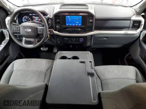 2021 Ford F-150 XL z VIN 1FTFX1E54MKD60933, wystawiony jako Copart lot #84919095 z przebiegiem 173 508 mil mil oraz Czysty tytuł • Clean title. Historia ofert i sprzedaży dostępna na DreamBid. Obrazek 8.