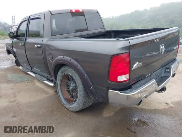 2017 Ram 1500 Big Horn z VIN 3C6RR7LT6HG688239, wystawiony jako IAAI lot #42849534 z przebiegiem 57 946 mil mil oraz . Historia ofert i sprzedaży dostępna na DreamBid. Obrazek 3.