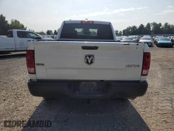 2018 Ram 1500 Tradesman z VIN 1C6RR7FG1JS293642, wystawiony jako Copart lot #67491335 z przebiegiem 215 463 mil mil oraz Czysty tytuł • Clean title. Historia ofert i sprzedaży dostępna na DreamBid. Obrazek 6.