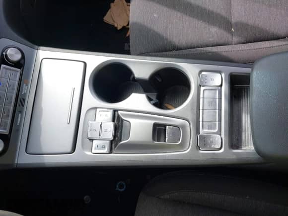 2023 Hyundai Kona SE с VIN KM8K23AG8PU186580, выставлен на аукционе IAAI как лот 43549016 с пробегом 22 733 миль миль и . История ставок и продаж доступна на DreamBid. Изображение 18.