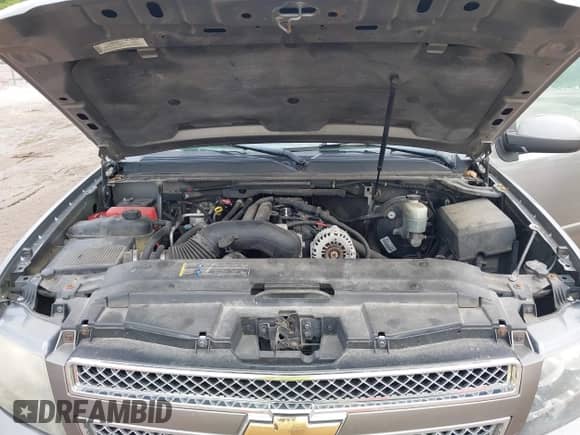 2007 Chevrolet Suburban LTZ with VIN 1GNFK163X7J185794, listed as a IAAI auction lot 42413110 with 129,278 mi miles and . Bid and sale history available at DreamBid. Image 10.