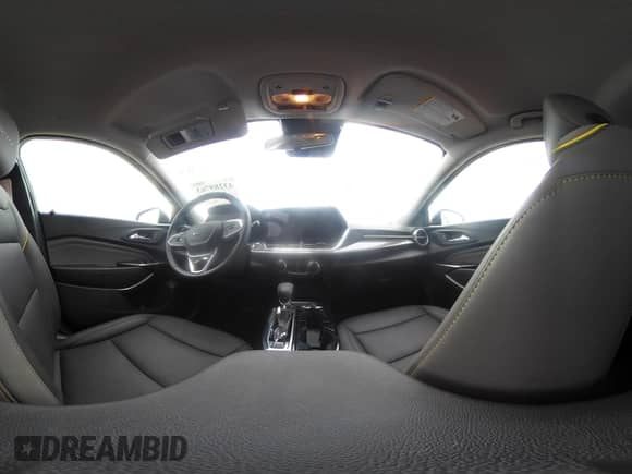 2025 Chevrolet Trax ACTIV z VIN KL77LKEP7SC222864, wystawiony jako IAAI lot #43289763 z przebiegiem 4 702 mil mil oraz . Historia ofert i sprzedaży dostępna na DreamBid. Obrazek 18.