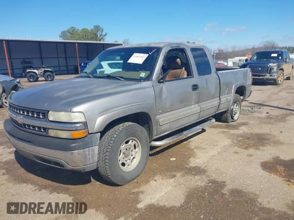 2000 Chevrolet Silverado 2500 LS with VIN 1GCGK29U9YE303612, listed as a IAAI auction lot 41461442 with 193,112 mi miles and . Bid and sale history available at DreamBid. Image 2.