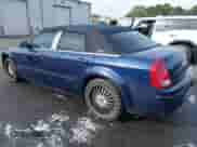 2005 Chrysler 300 Touring с VIN 2C3AA53G75H684799, выставлен на аукционе IAAI как лот 43233172 с пробегом 100 706 миль миль и . История ставок и продаж доступна на DreamBid. Изображение 3.