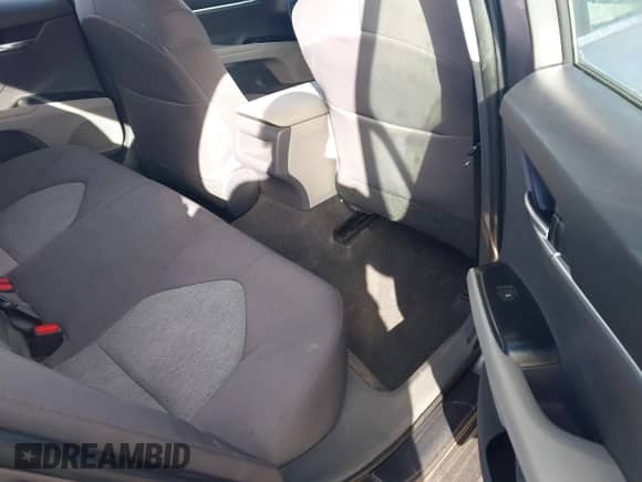 2019 Toyota Camry SE z VIN 4T1B11HK6KU831382, wystawiony jako IAAI lot #43426768 z przebiegiem 137 060 mil mil oraz . Historia ofert i sprzedaży dostępna na DreamBid. Obrazek 8.