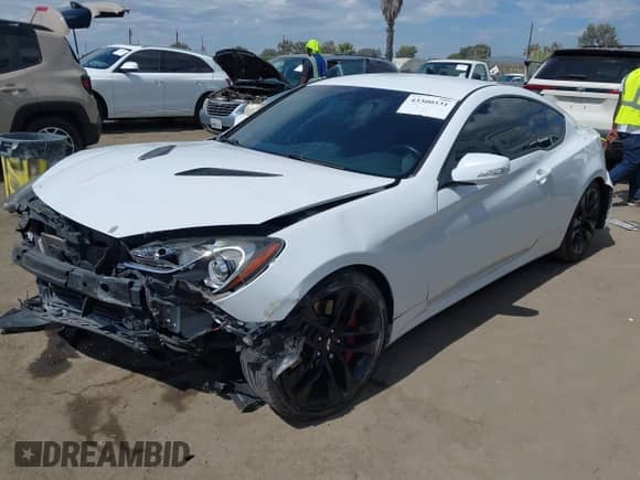 2015 Hyundai Genesis Coupe Ultimate with VIN KMHHU6KJXFU123916, listed as a IAAI auction lot 43300531 with 83,964 mi miles and . Bid and sale history available at DreamBid. Image 2.